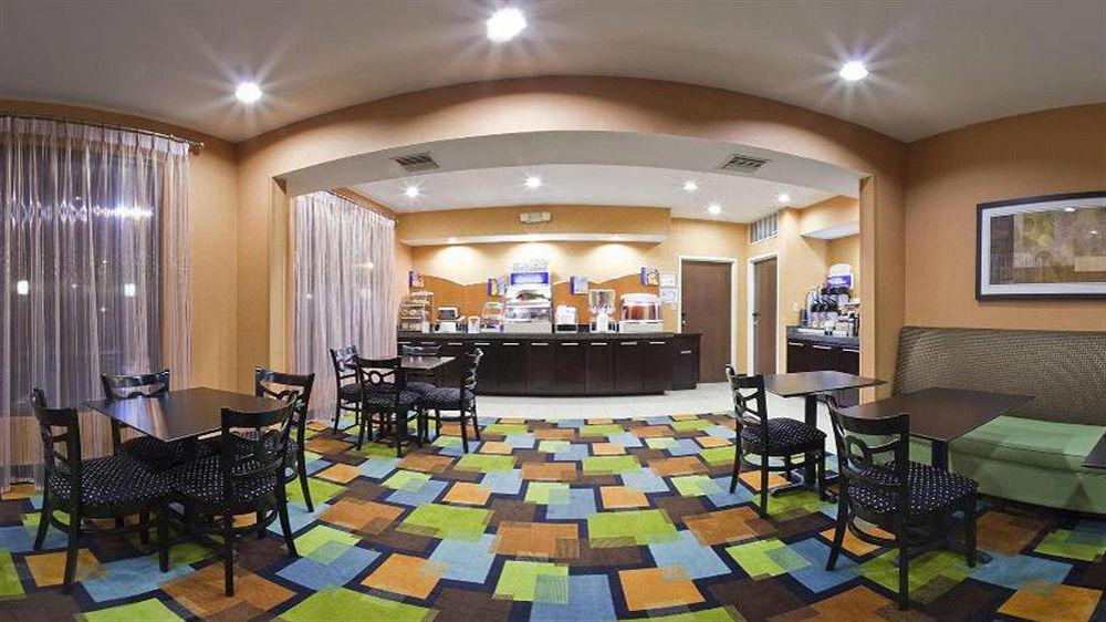 Holiday Inn Express Arlington Interstate 20 Parks Mall By Ihg Bagian luar foto